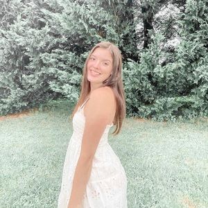 Meet your Posher, Elissa